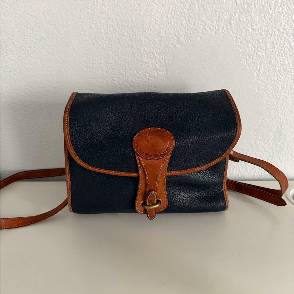 Vintage Dooney & Bourke 90’s medium Crossbag